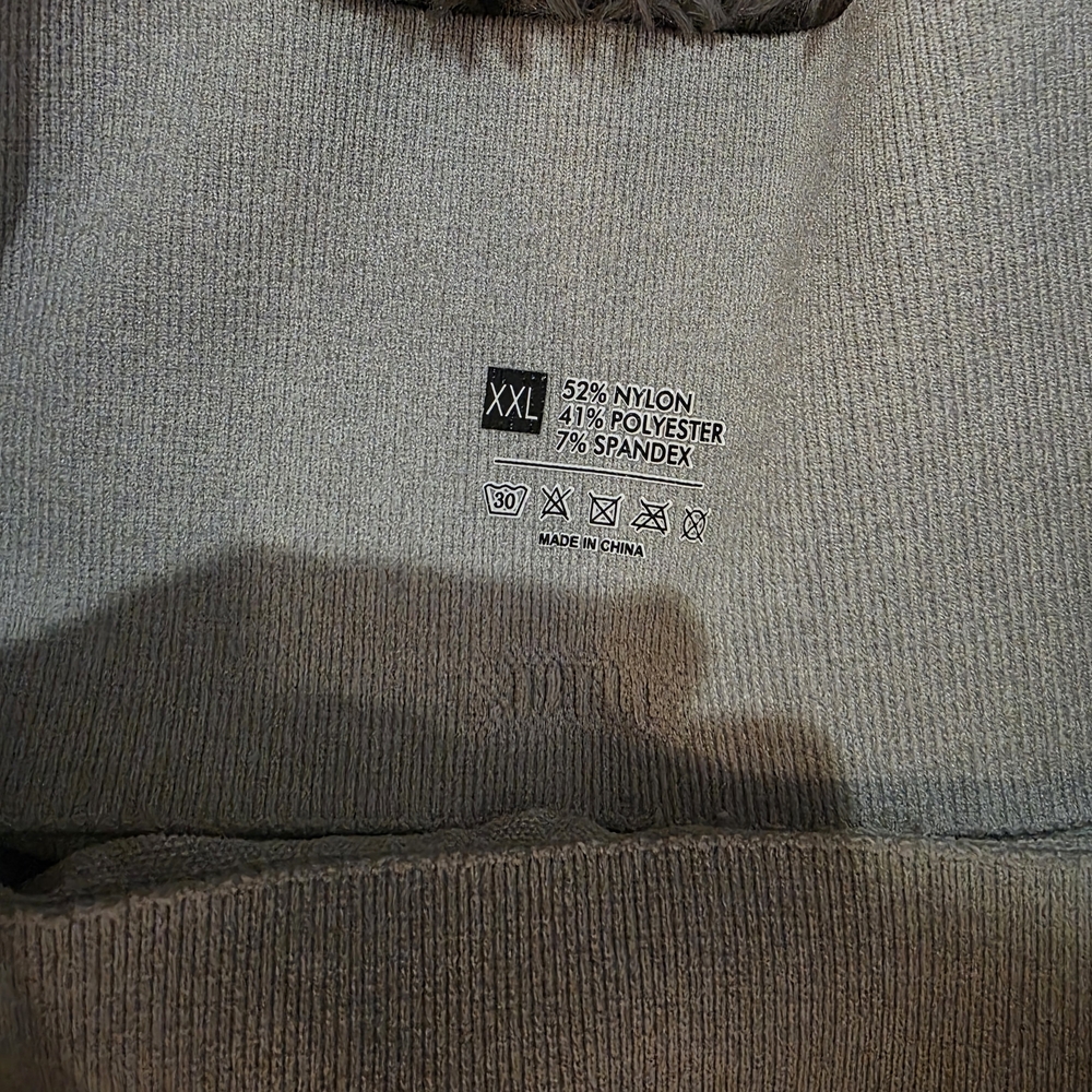 Seamless, high-waisted, contour-enhancing athletic leggings - Picture 5 of 7
